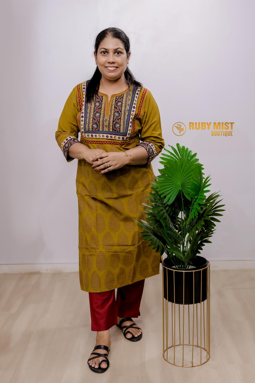 Hidden Block Painted Daily Wear Cotton Kurti - Image 7