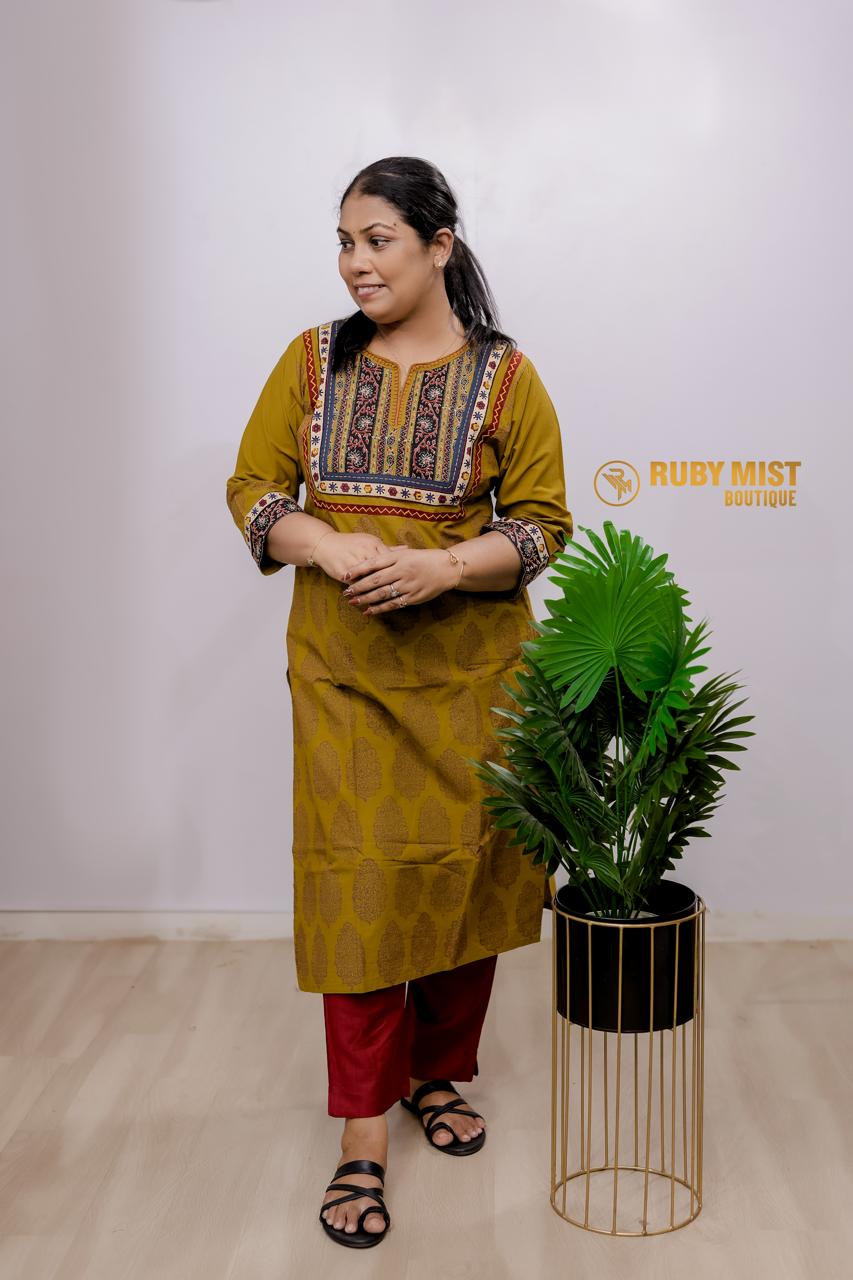 Hidden Block Painted Daily Wear Cotton Kurti - Image 6